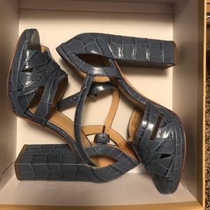 Michael KORS Annaliese Platform Embossed Leather